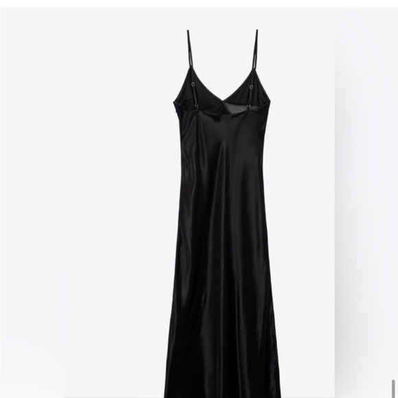 Zara Satin Effect Rhinestone Maxi Dress
Black size M - Picture 4 of 7